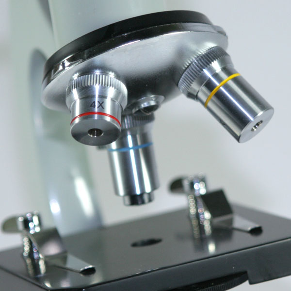 Zenith P-3A Tri-turret Student Microscope